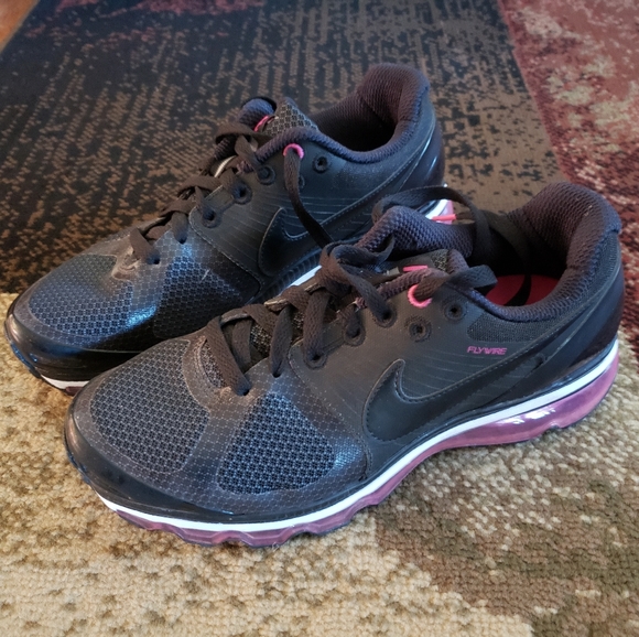 Nike Flywire running shoes - Picture 2 of 3